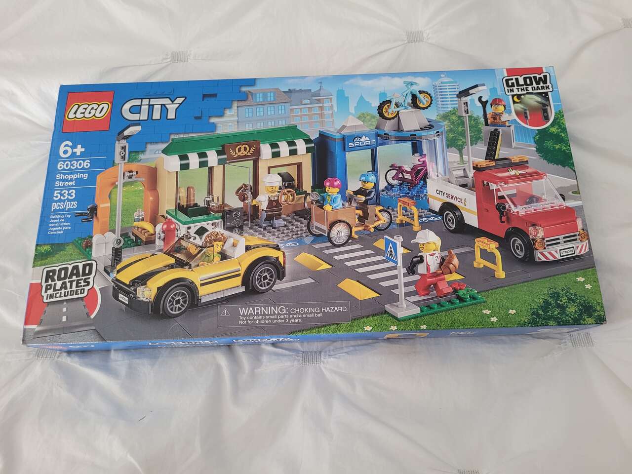 New sealed Retired Lego Shopping center set