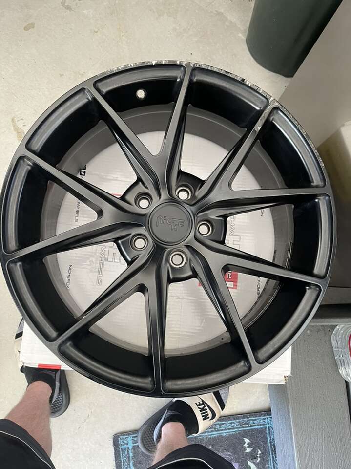 Pair Of Niche Misano 18x8 5x114.3 +40