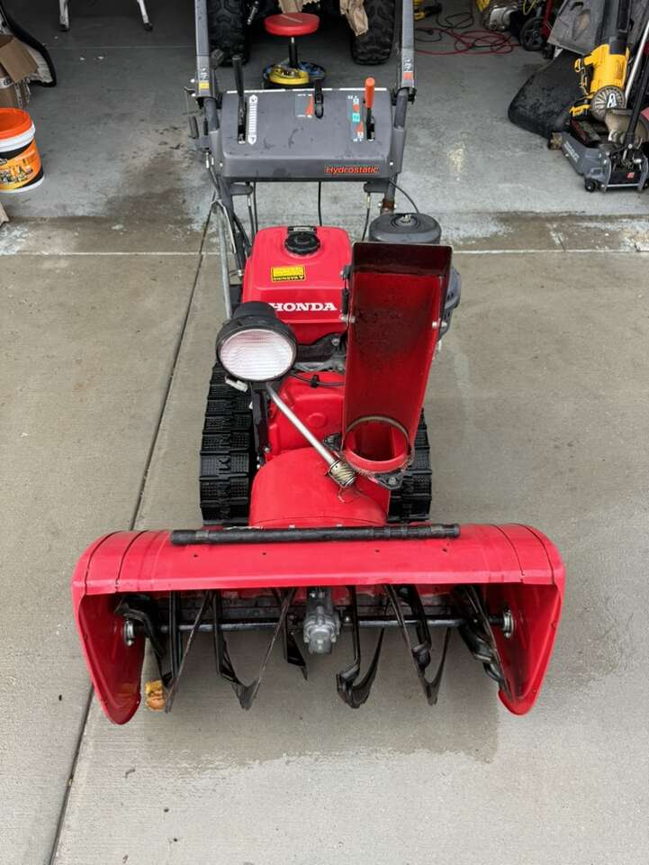 Honda HS1132 Track Drive Home and Garden