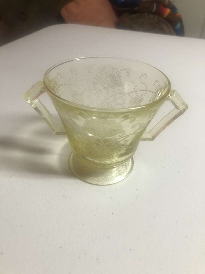 Depression glass yellow sugar bowl.