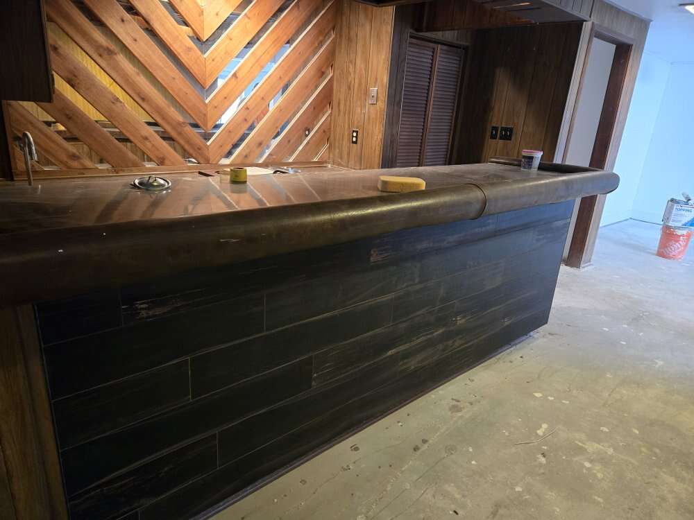 Porcelana 6x36 negro rustico 130.6sqf disponibles