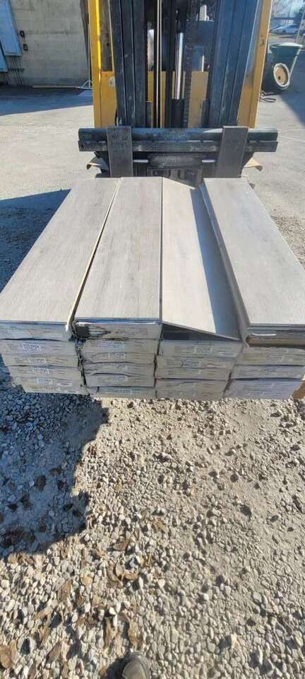 8x40 ceramica de grado comercial $1.50sqf