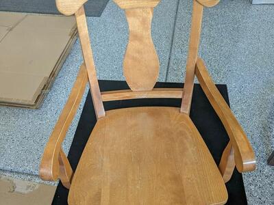 Wood accent / dining chair