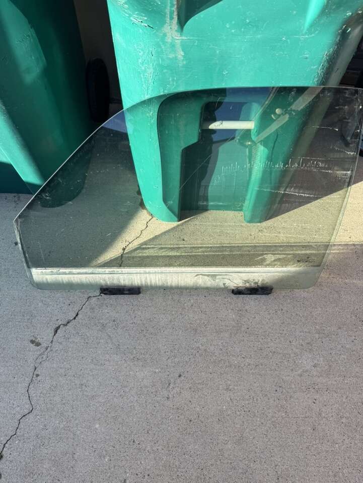 2000 Dodge Ram 2500 Driver Window