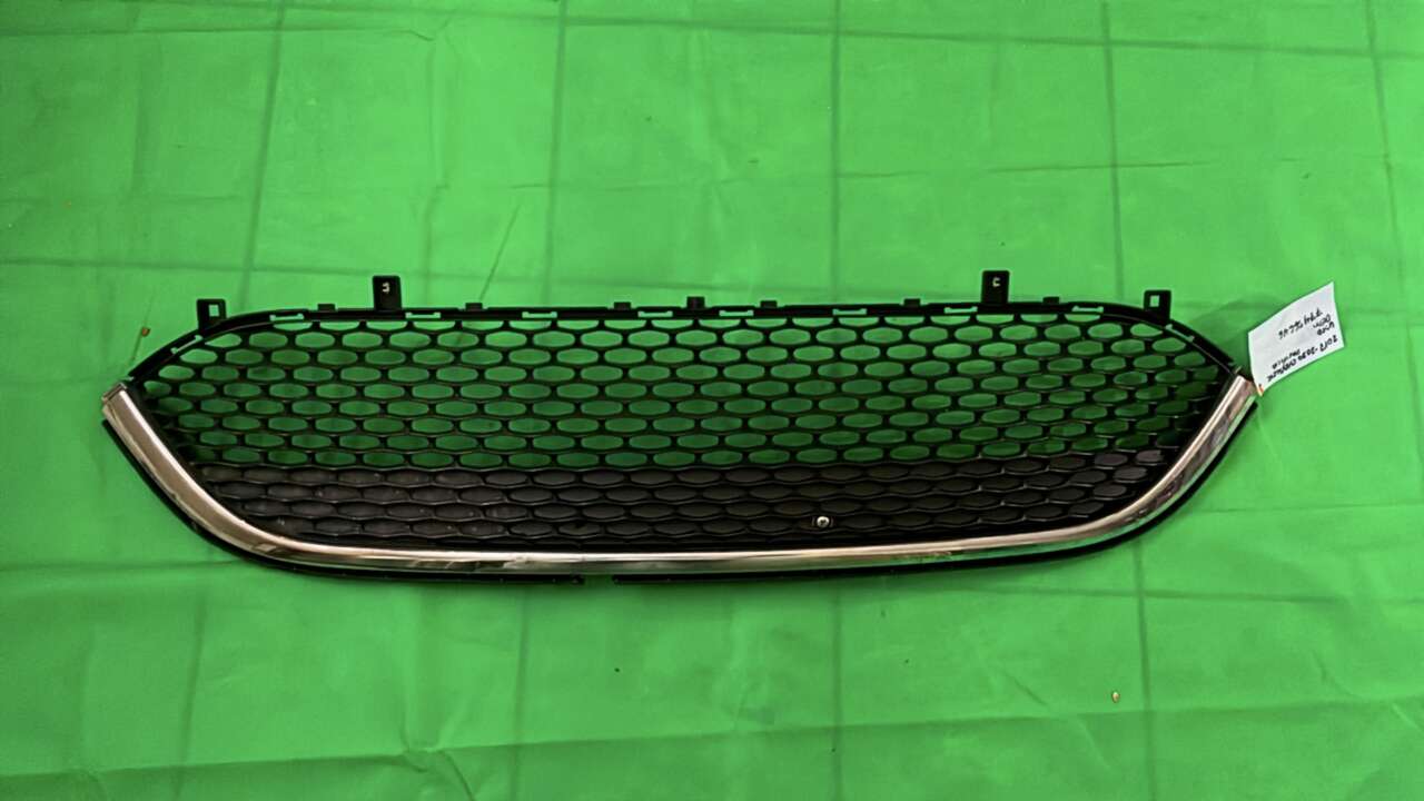 2017-2020 Chrysler Pacifica Lower Grille