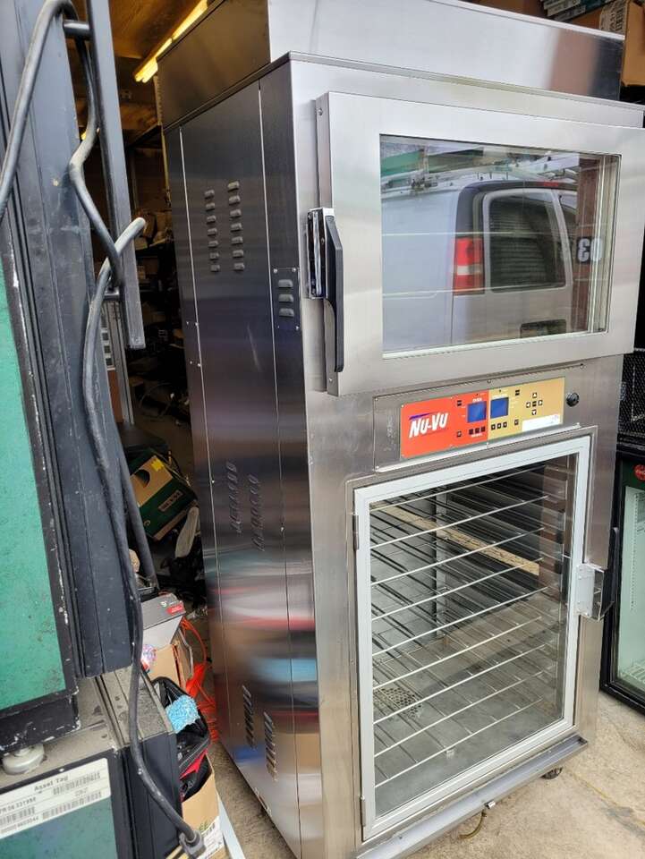 Nuvu Toastmaster Electric Convention Oven SUB-123P