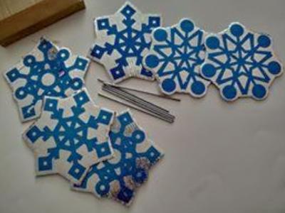Winter Snowflake Path Markers