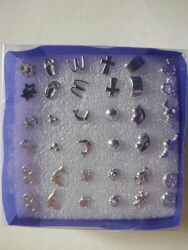 Several Pairs of Earrings (Please See All Pictures)