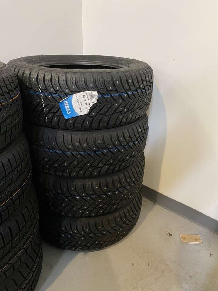 Nokian Winter Tires Full Set 235/60/18