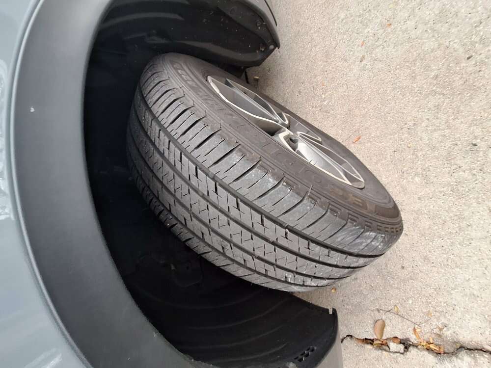 Bridgestone All Season Tires 235 60R18