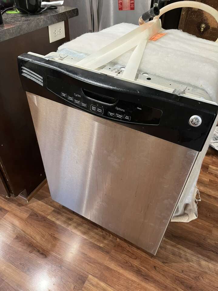 Free GE Dishwasher In Working Condition FREE