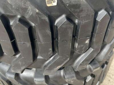 New Pair Carlisle GroundForce 400 27x10.5-15 Tires