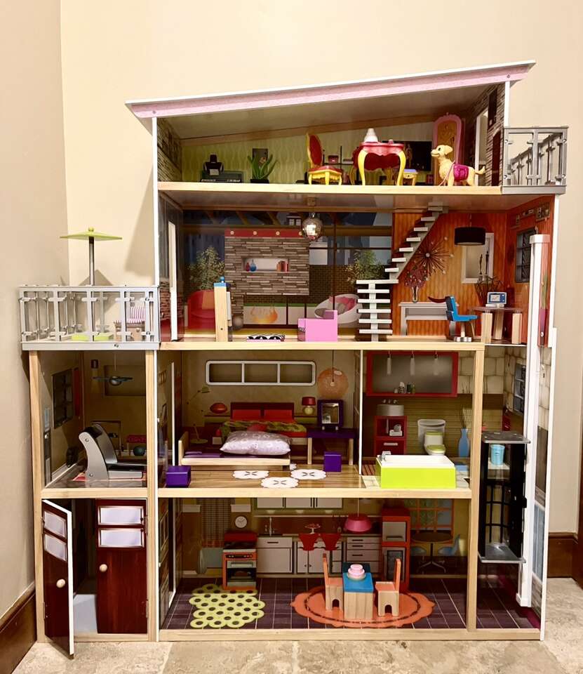 Large Dollhouse With Accessories