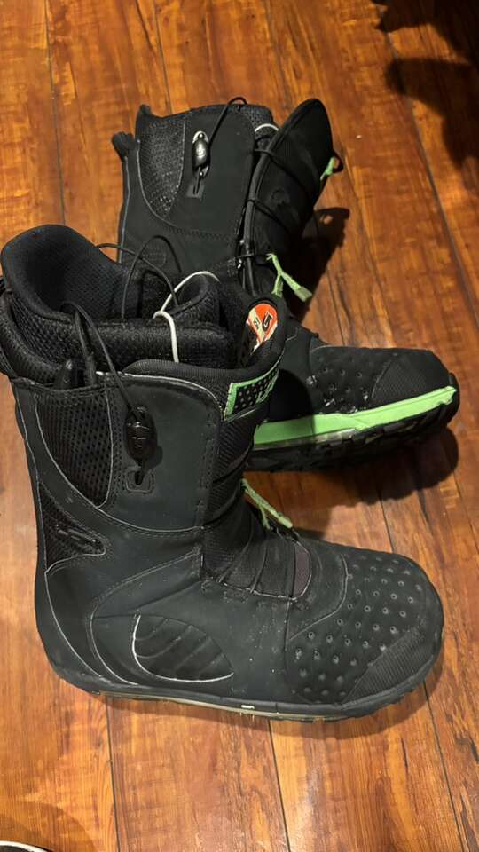 Burton Ion snowboard boots size 9