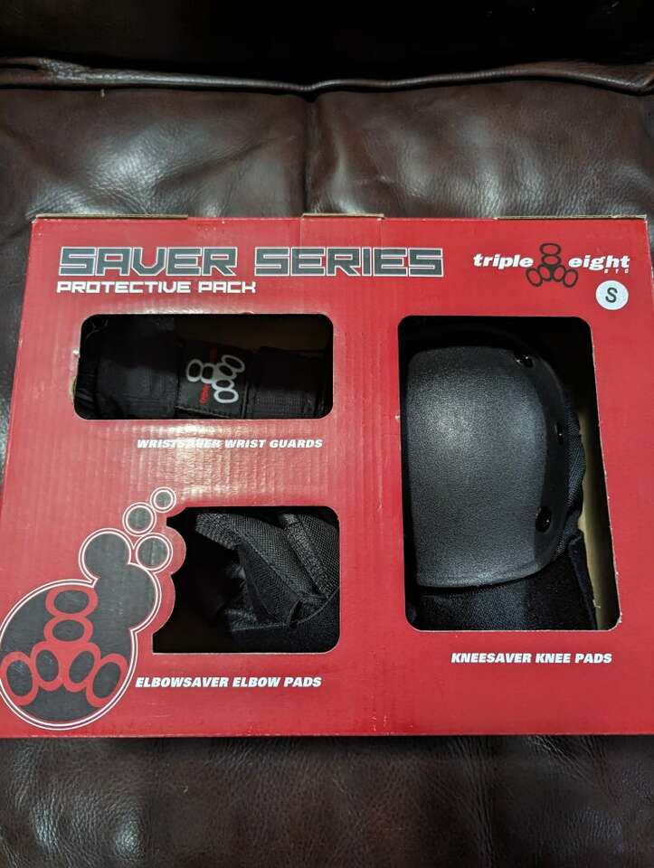 Skateboard wrist, elbow, knee pads