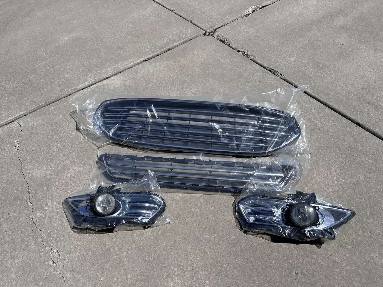 OEM Ford fusion front upper and lower grill