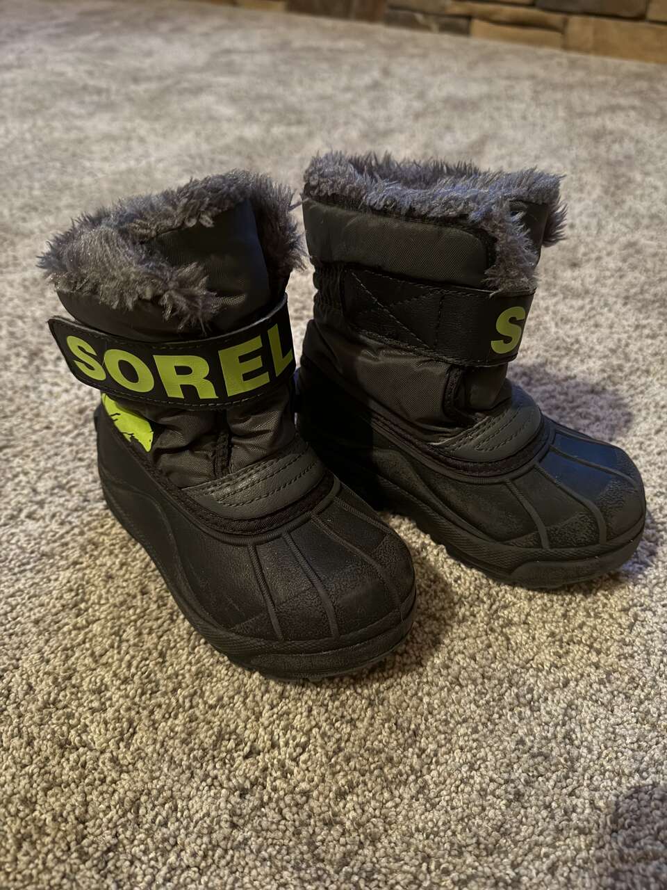 Sorel toddler winter boot size 9
