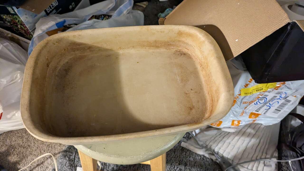 **Pampered Chef Stoneware