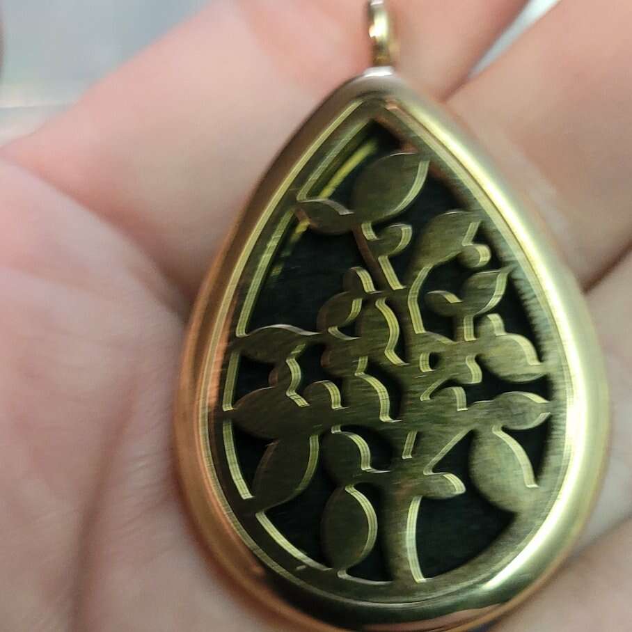 Essential oil pendant