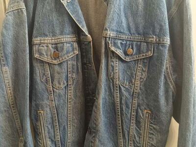 vintage 1997 Levi denim jacket size medium