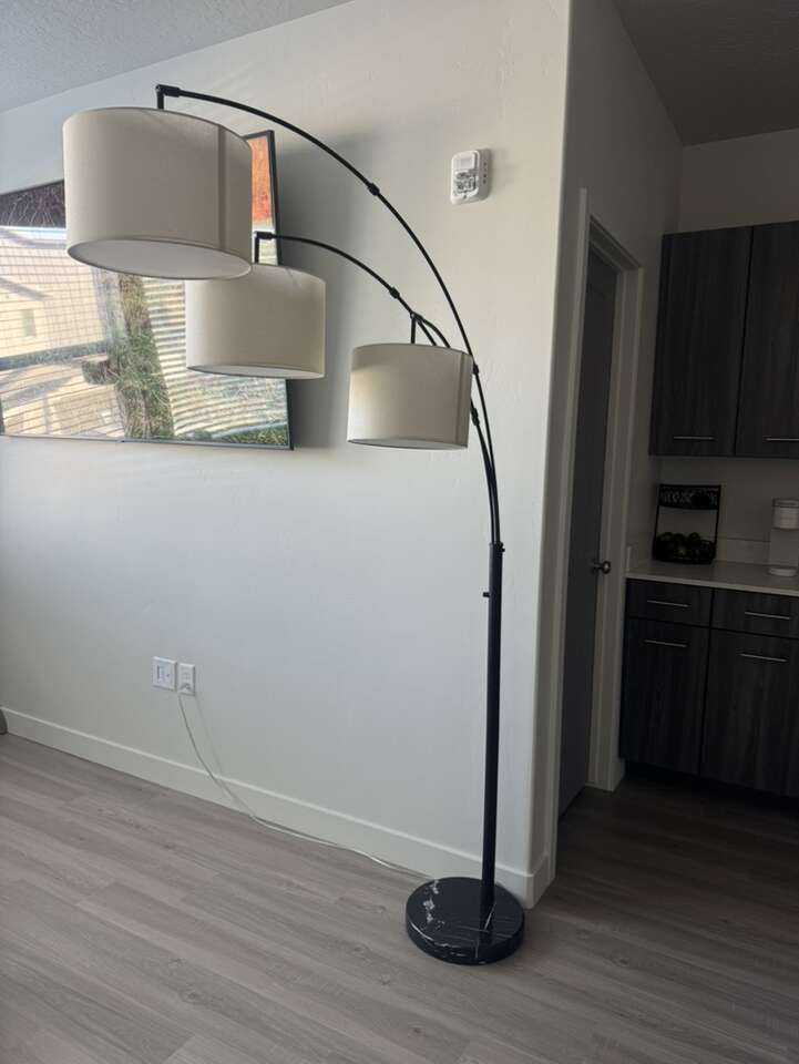 Brightech Trialge Lamp