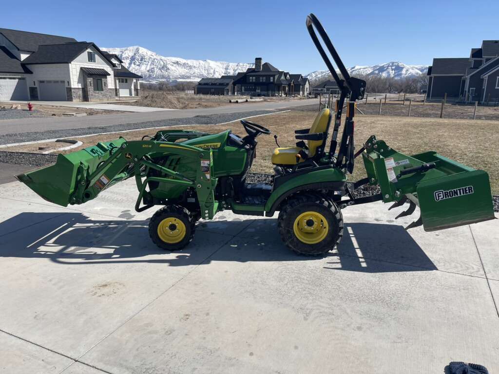 John Deere 1025R for rent