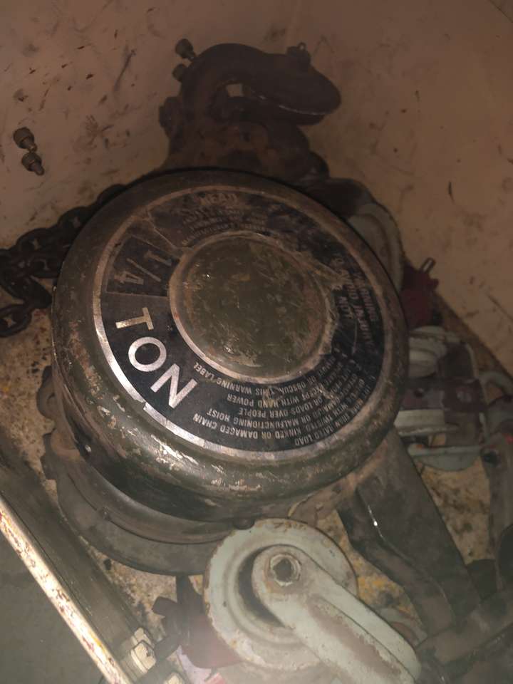 military roller chain hoist