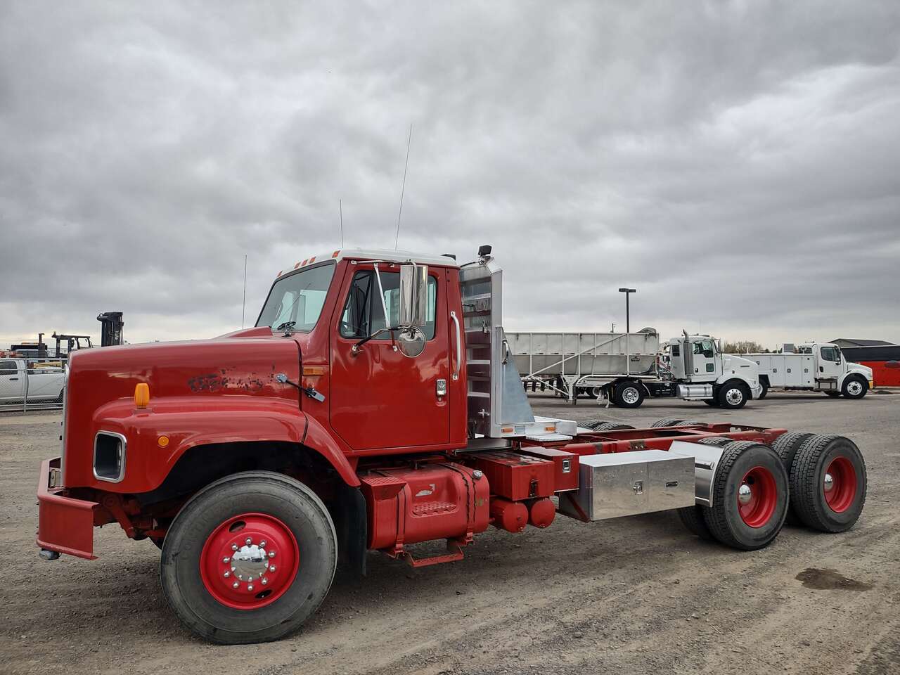 2000 International 2674 Cab and Chassis 410hp C-12 13spd 52k Miles