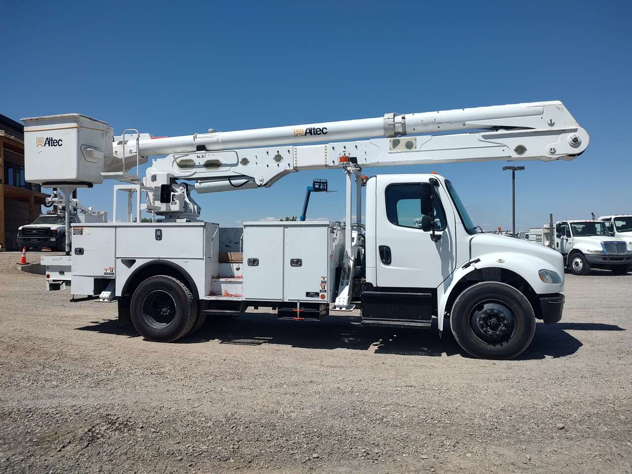 2017 Freightliner M2 106 60' Bucket Truck