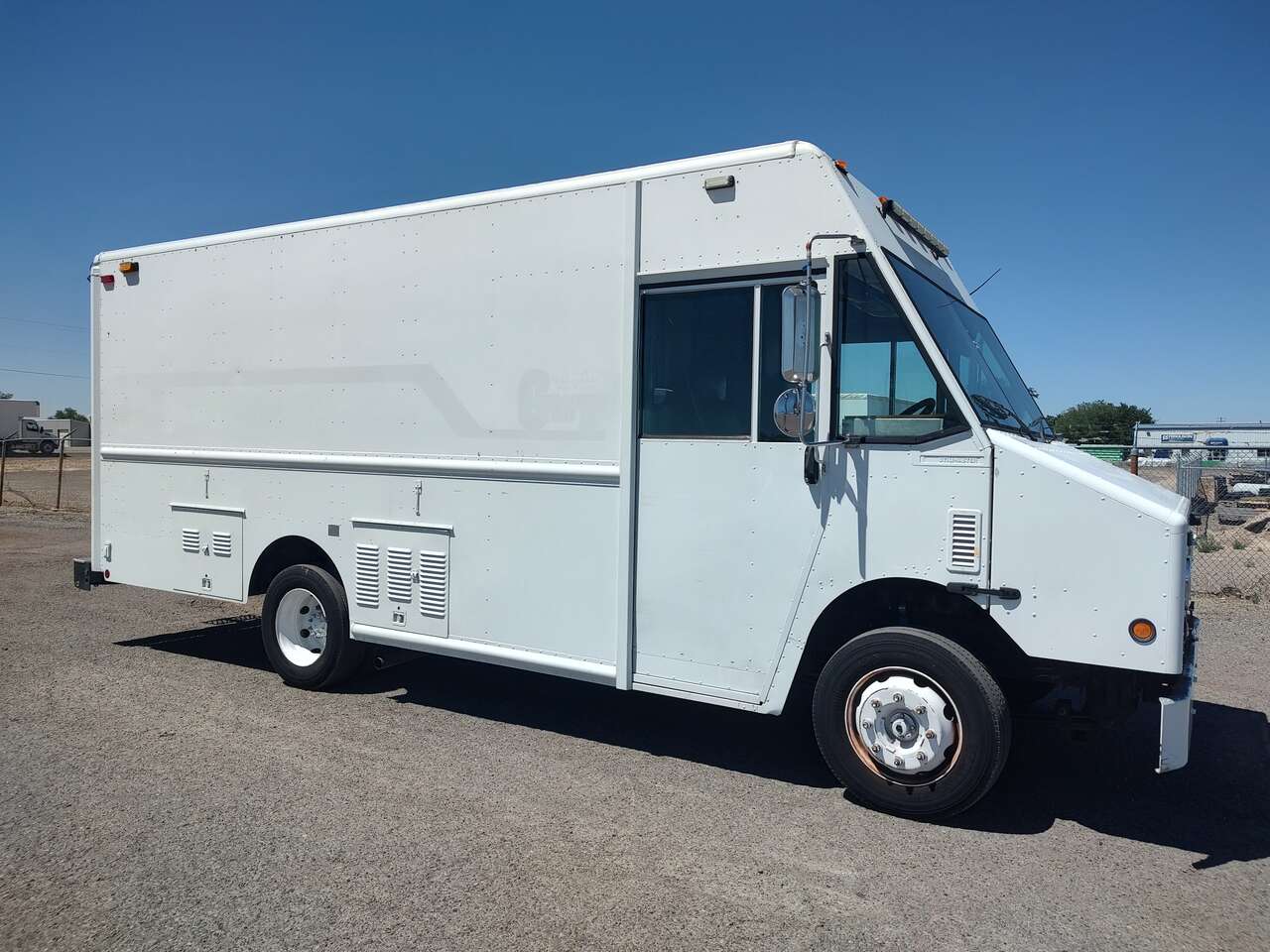 2005 Workhorse 16' Step Van 61k Miles