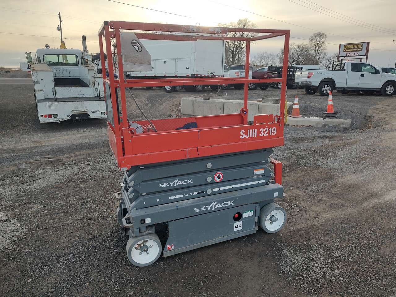 2017 Skyjack 19' Electric Man Lift