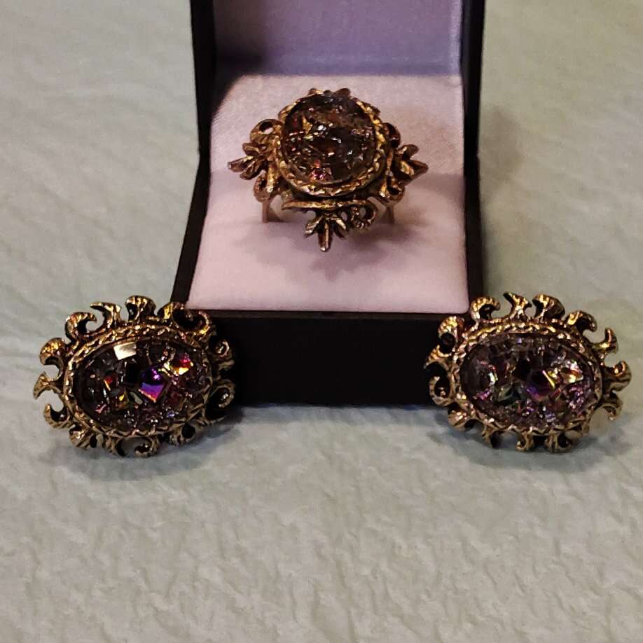 Antique Ring With Matching Cuff links