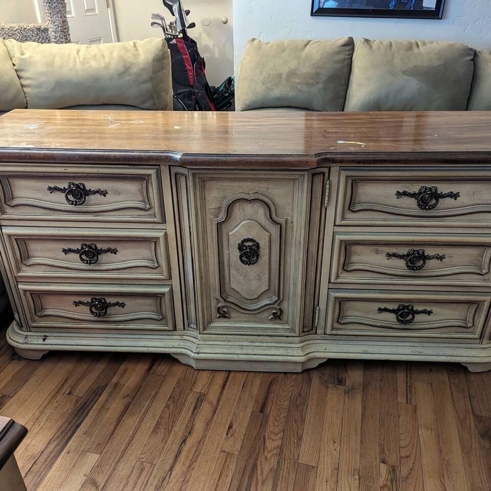Dresser Furniture