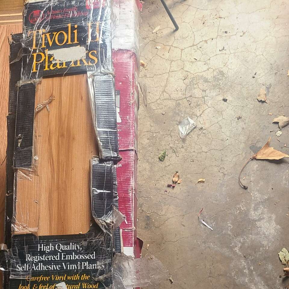 Tivoli II Vinyl Planks (as is)