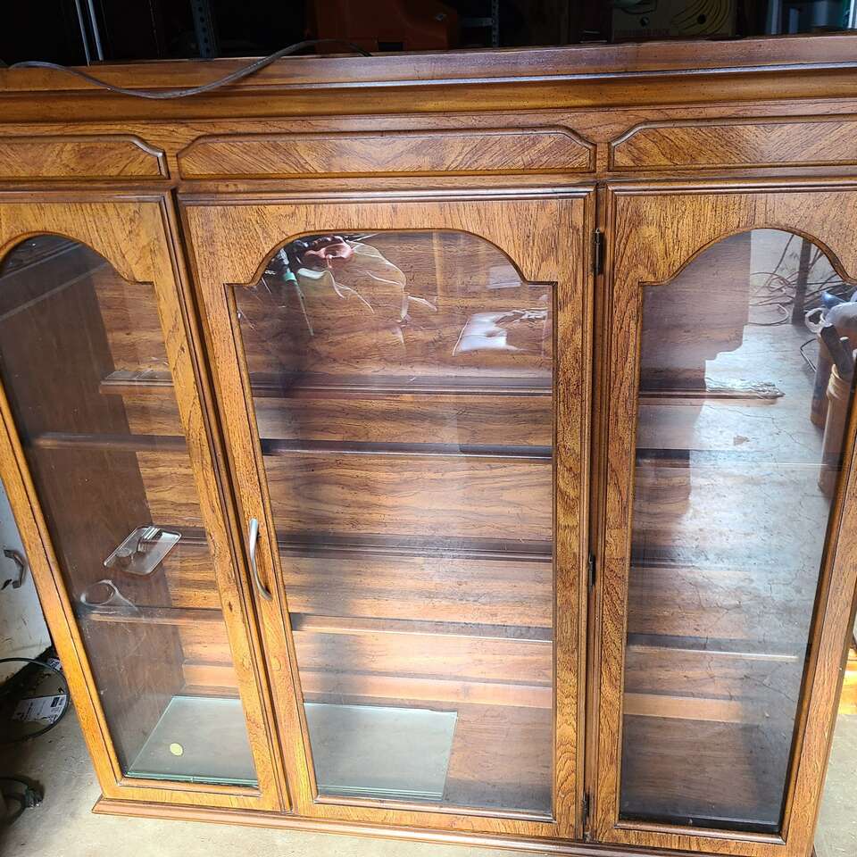 China Hutch/Curio Cabinet/Nice Entry Way Piece
