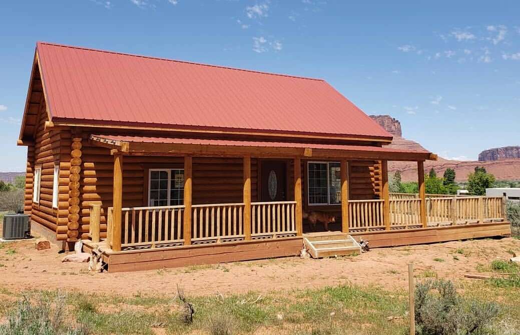 LOG CABIN HOME shell kit logs 1266 sq.ft 36' x 24' with loft and porch