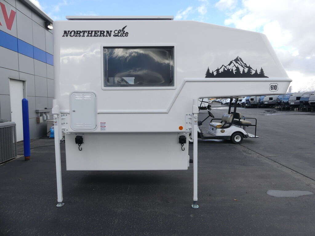 2025 Northern-Lite 610