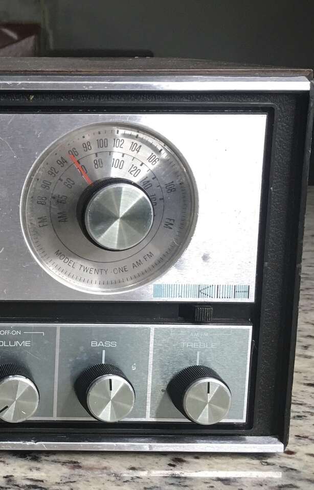 KLH AM/FM Radio Receiver