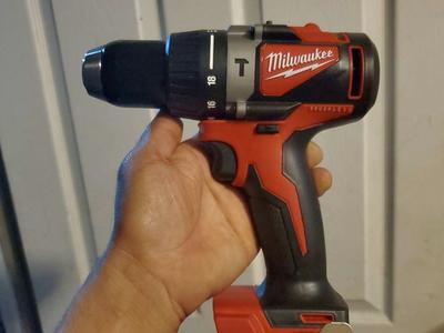 MILWAUKEE M18 ½" HAMMER DRILL DRIVER (TOOL ONLY)