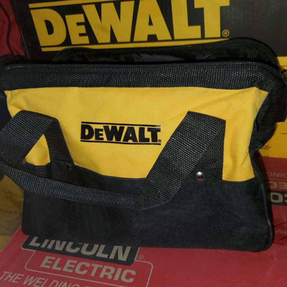 DEWALT 13" TOOL CARRYING BAG