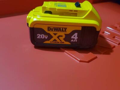DEWALT 20V XR 4.0AH BATTERY