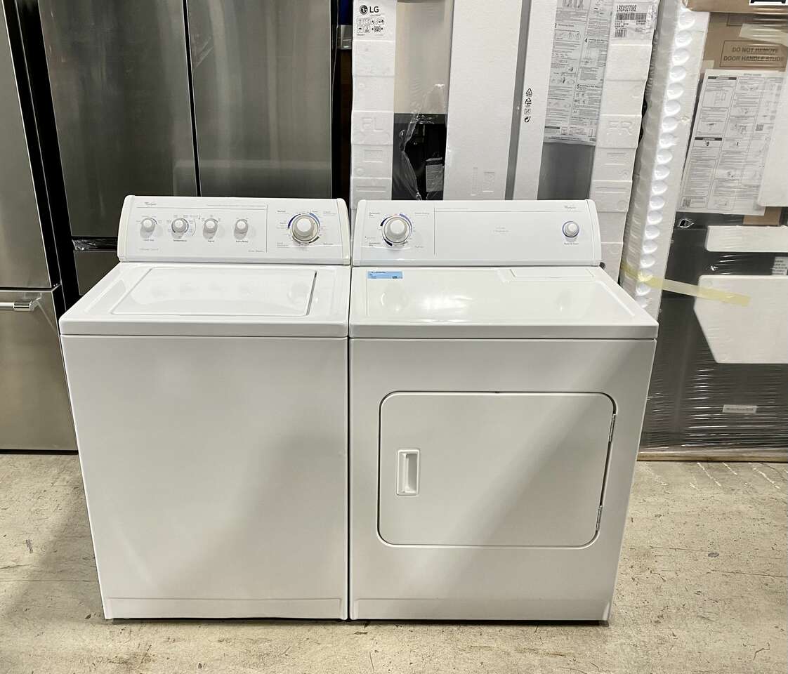 WHIRLPOOL WASHER AND DRYER SET Appliances