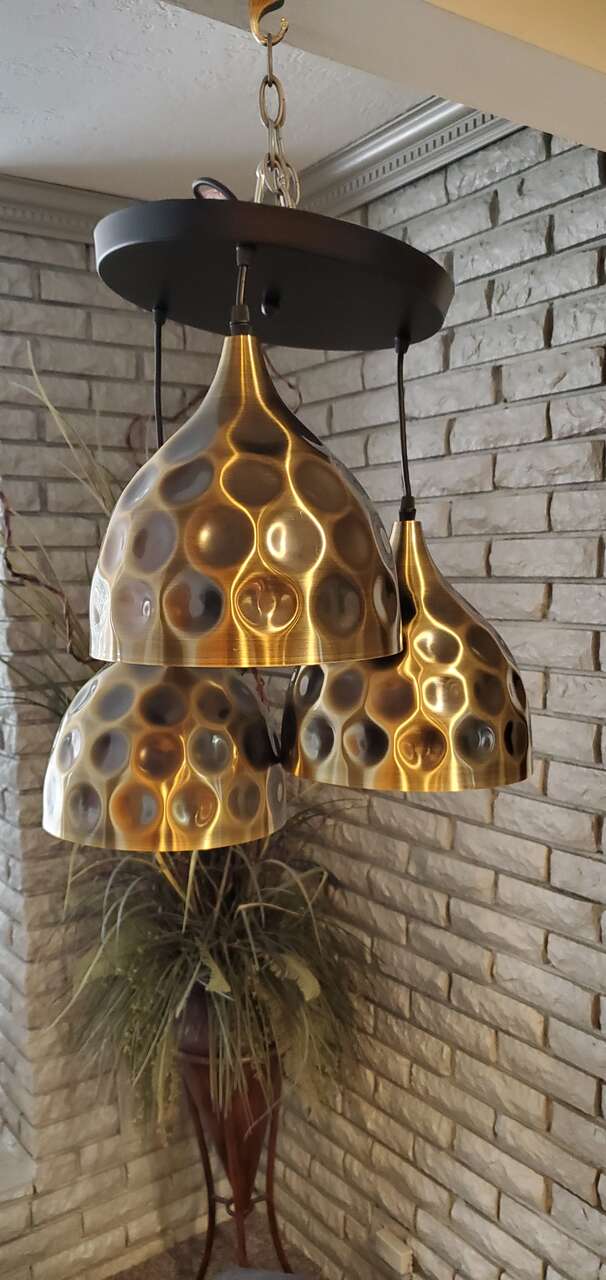 NEW 3 LIGHT ANTIQUE GOLD / BLACK ADJUSTABLE CHANDELIER (RETAIL: $310.99)