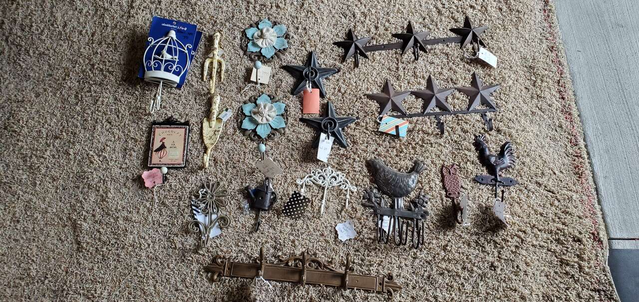 NEW DECORATIVE HOOKS (DIFFERENT STYLES TO CHOOSE FROM)