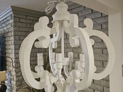 NEW WHITE WOODEN 6 LIGHT CHANDELIER