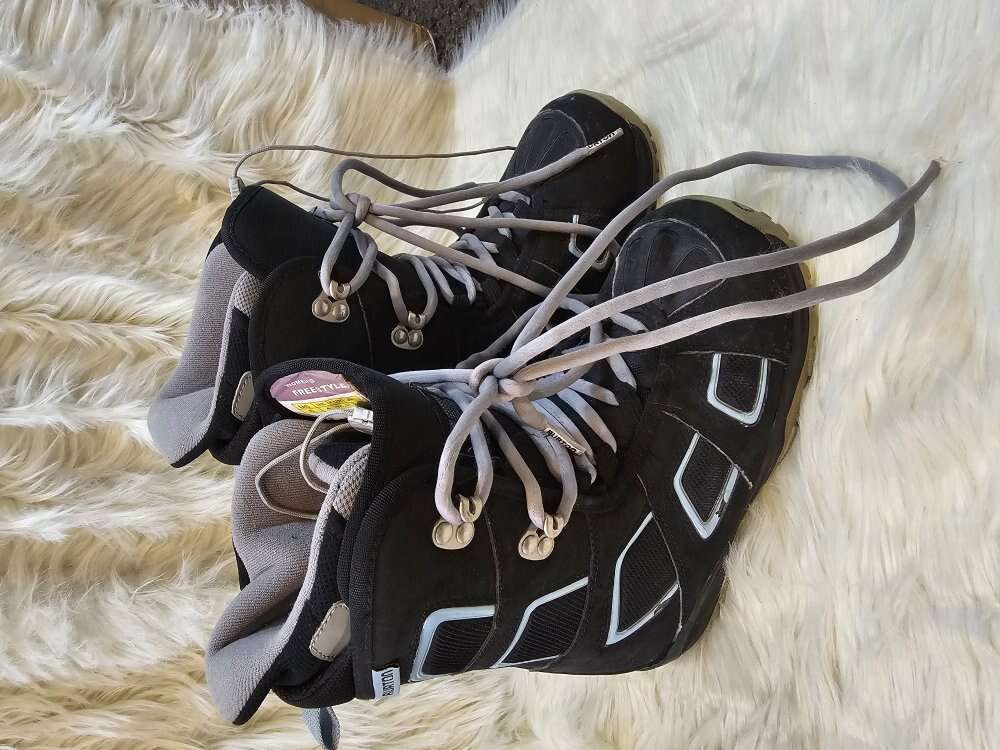 Burton Women Freestyle SP Snowboard Boots  -Size 6