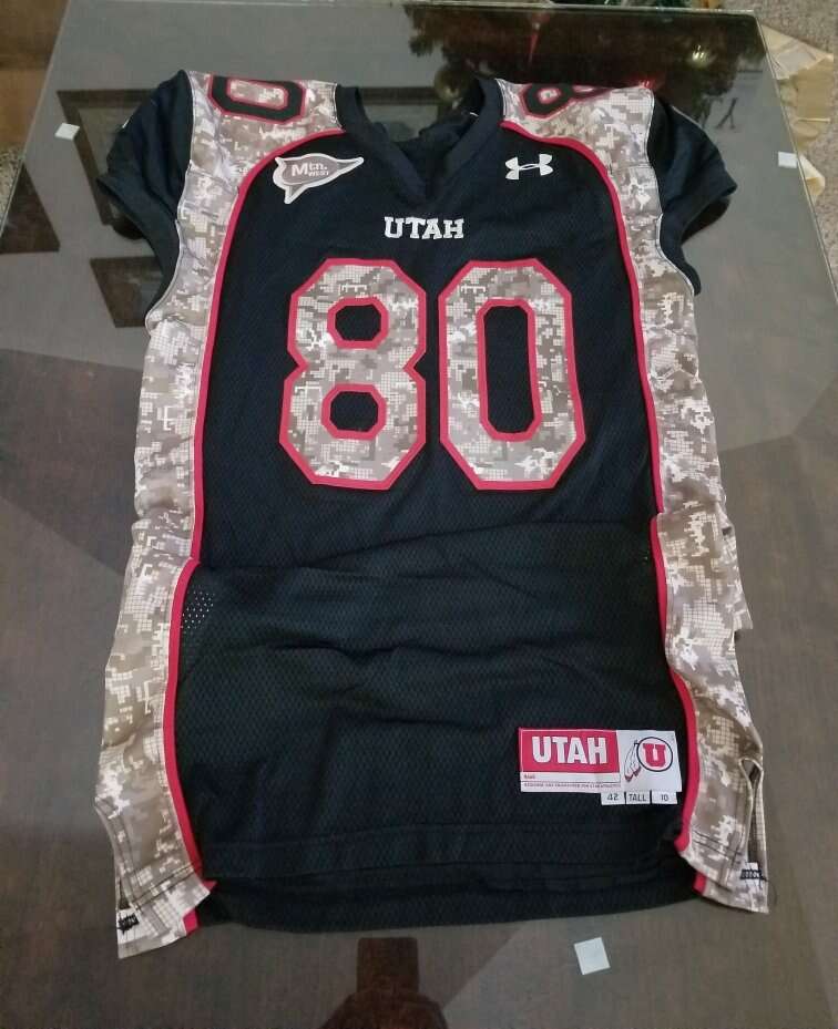 Utah Utes Courage Jersey & Helmet