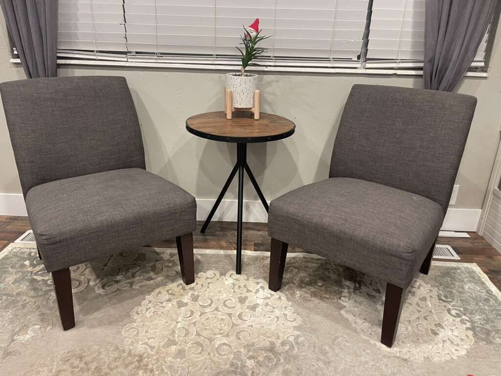 2 Beautiful Accent chairs 100 for set Furniture ksl