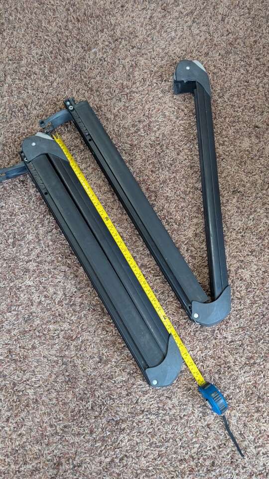 Yakima large ski snowboard roof rack no mounts