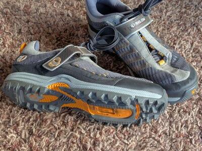 Pearl Izumi clipless MTB shoes womens size 40 (39)